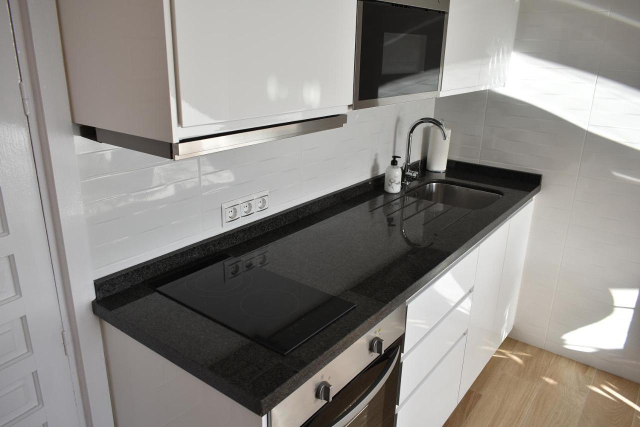 Benal Beach, Luxury Sea & Mountain View Beachside 1 Bedroom Apartment Беналмадена Екстериор снимка